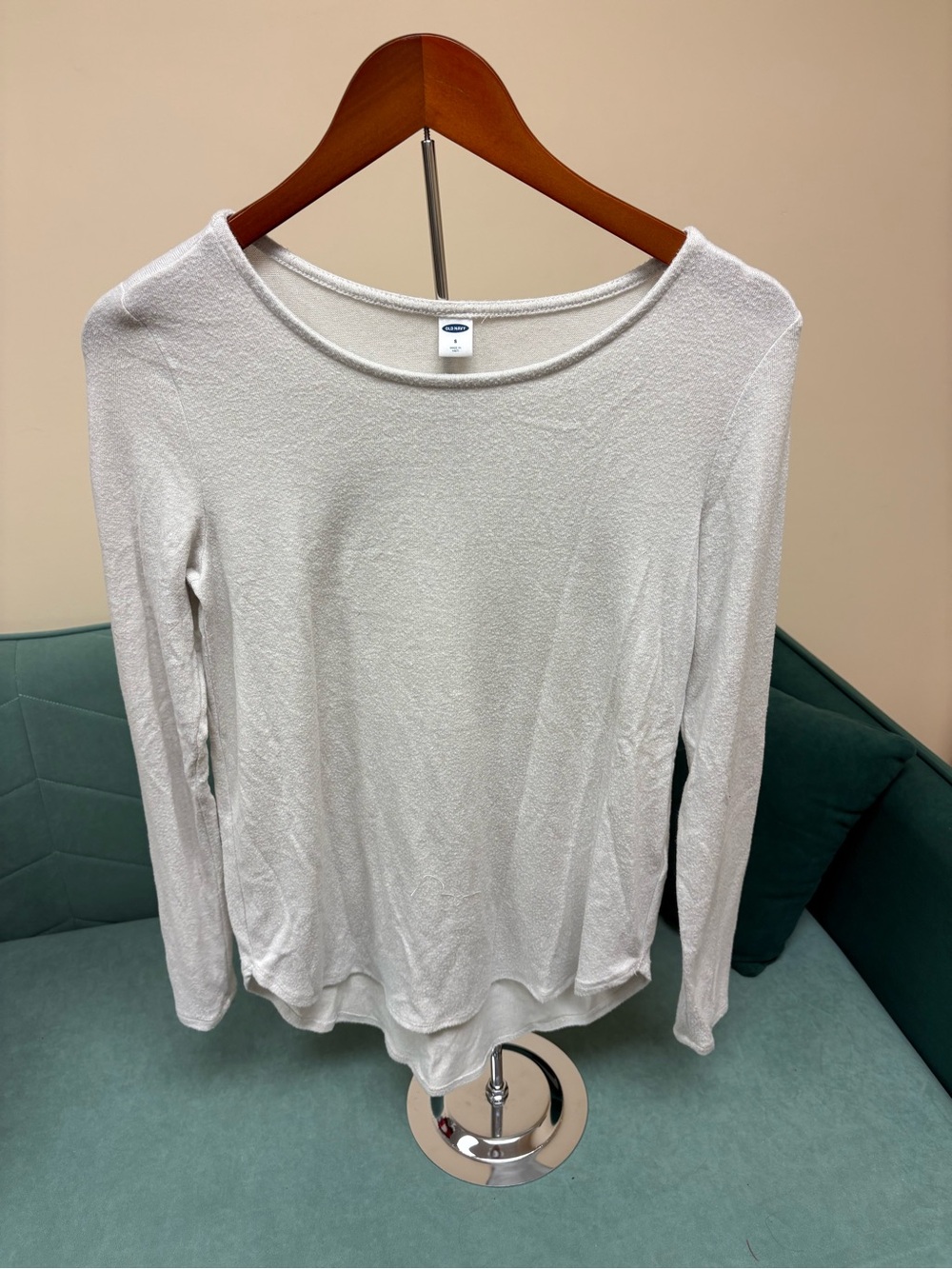 Old Navy Light Cream Long Sleeve Scoop Neck Top